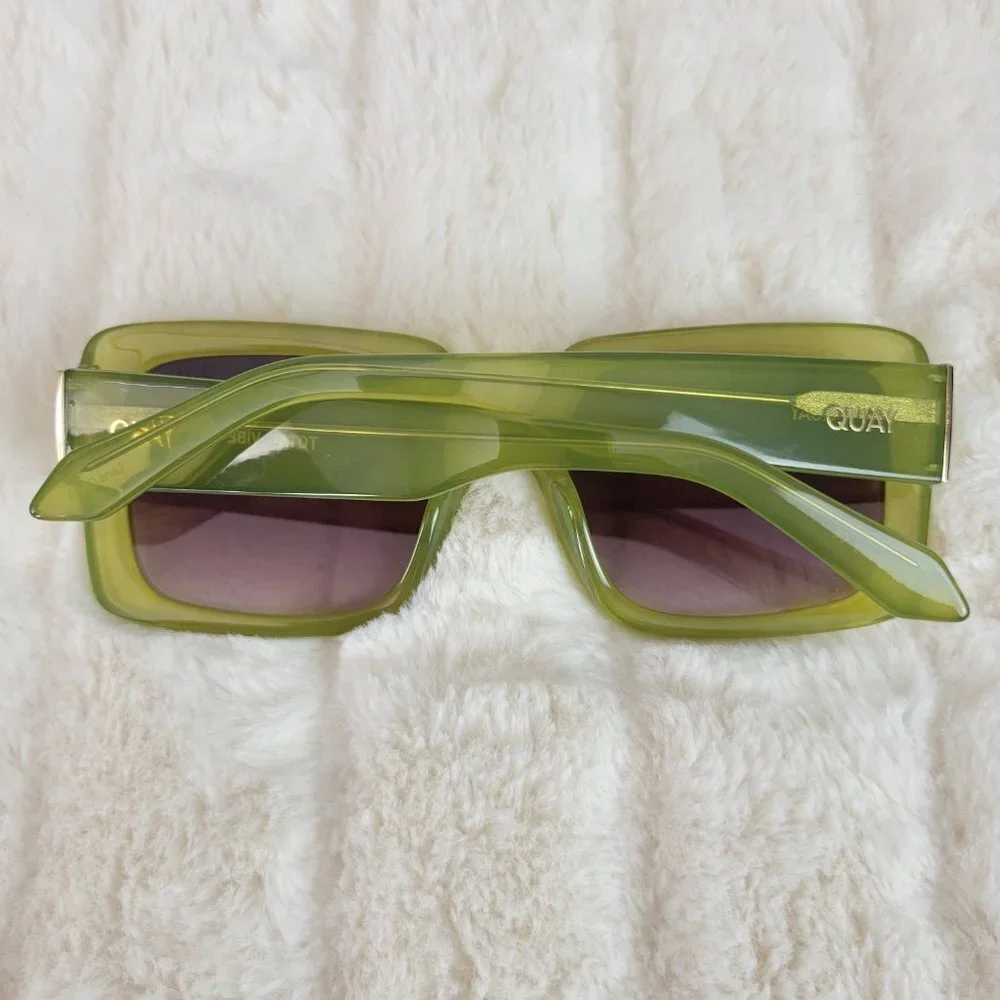 QUAY // ltd ed paris hilton premium-injection green frames brown fade lens